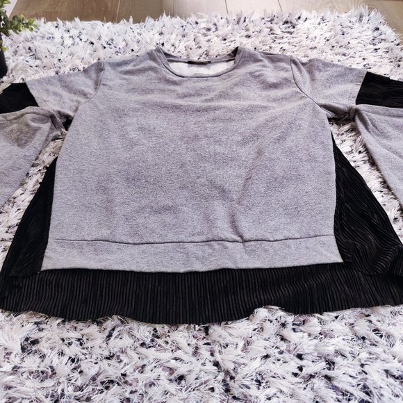 Trame Cut-Out Sleeve Pleated Black and Grey Formal Sweatshirt Made in Italy - Picture 4 of 9